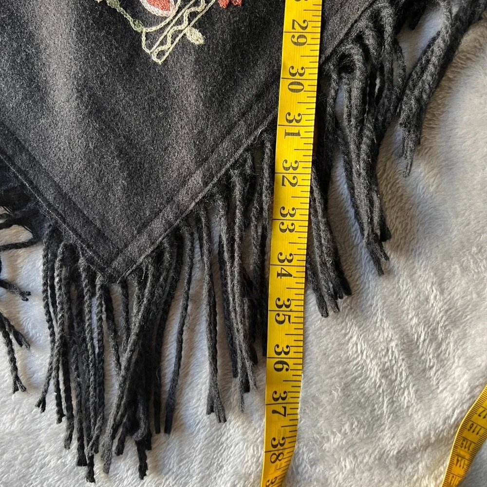 Rachel‎ Zoe Black Floral Embroidered Fringe Poncho Wrap One Size Boho Pullover